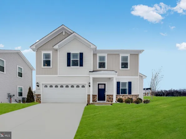 10585 Roundstone Ln, White Plains, MD 20695