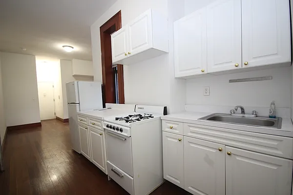 Rented by Compass | media 17