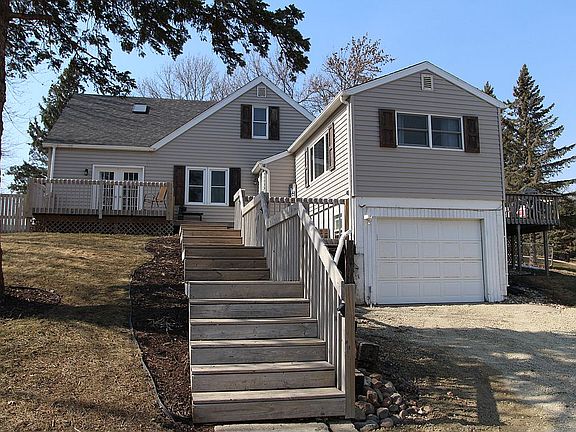 Tuck under w/basement access