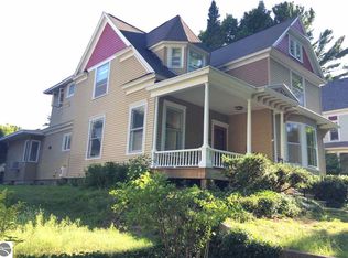 415 5th St, Traverse City, MI 49684
