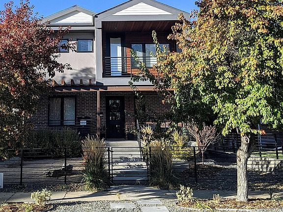 4th image of 3835 W Byron Pl