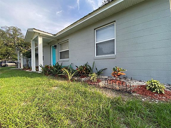 4th image of 4044 Willow South Dr