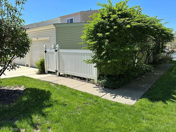 2nd image of 240 Deepwood Dr