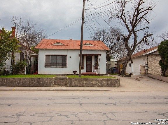 3rd image of 314 W CEVALLOS