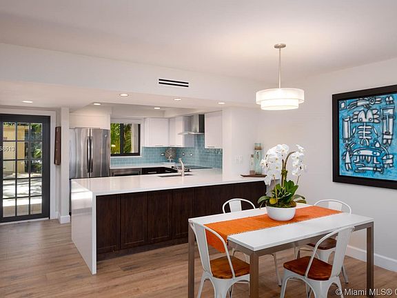 Dining Room and Snack Court
