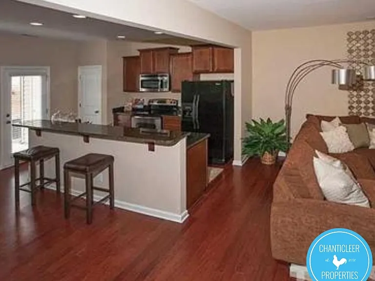 1037 Grand Rdg #1 — Photo 3