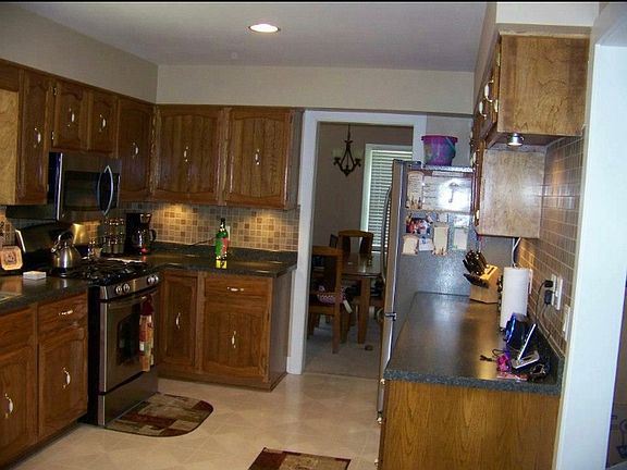 5th image of 3991 Woodlawn St