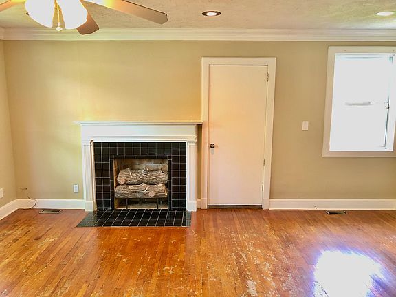 3rd image of 624 N Pennsylvania St