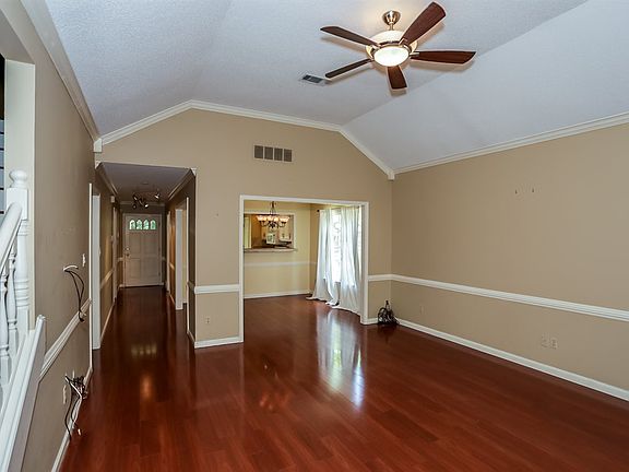 5th image of 8903 Lake Edge Cv E