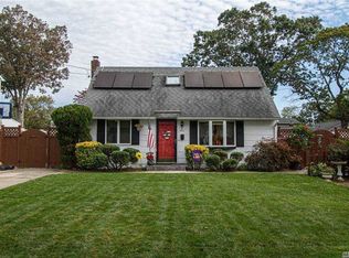 1411 Pine Acres Blvd, Bay Shore, NY 11706