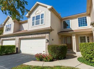 680 Countryfield Ln, Elgin, IL 60120