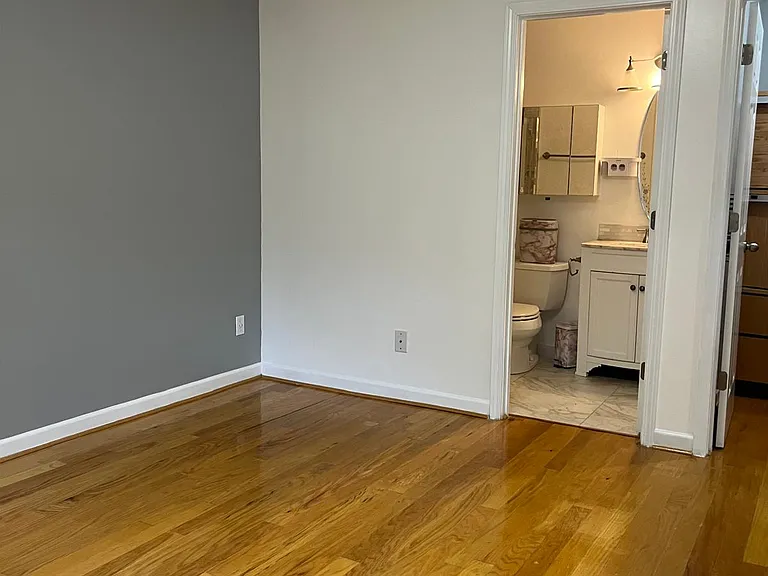 1819 Arlington Ave — Photo 4