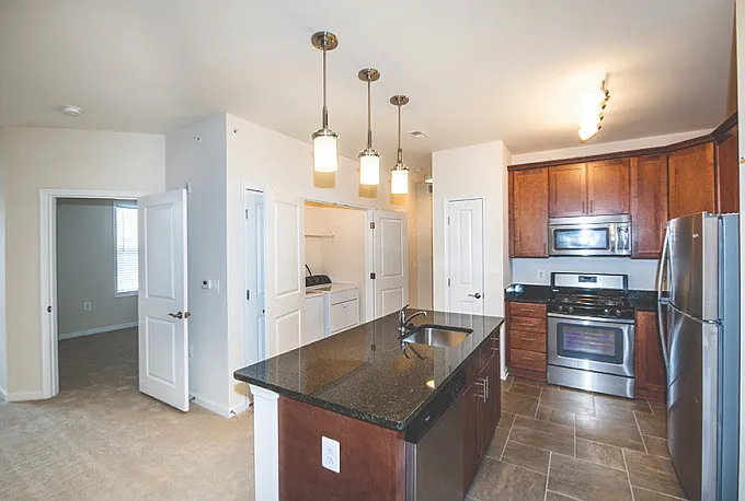Oakmont Village Apartments — Photo 3