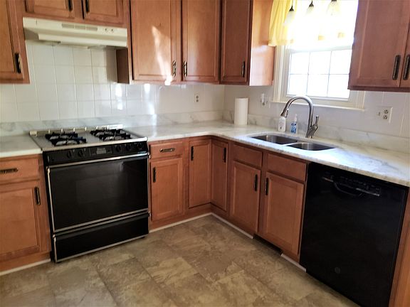 5th image of 119 Greenland Farms Dr