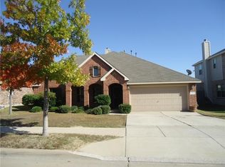 1137 Hickory Bend Ln, Fort Worth, TX 76108