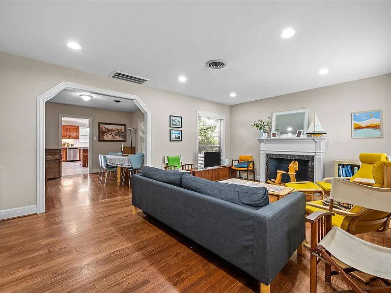 2311 Addison Rd — Photo 27