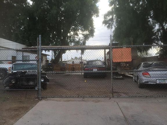 Fits approx 15 cars inside