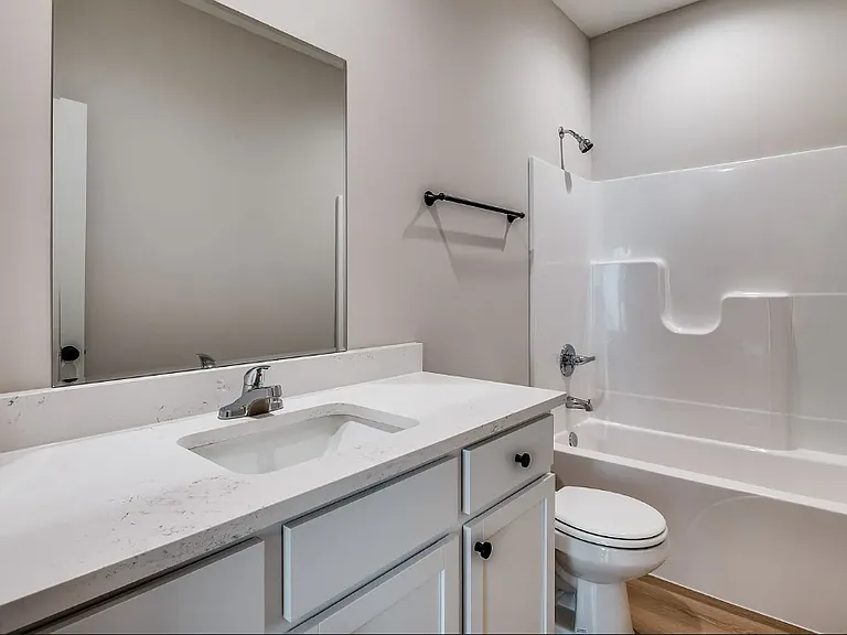 212 W Mendocino — Photo 9