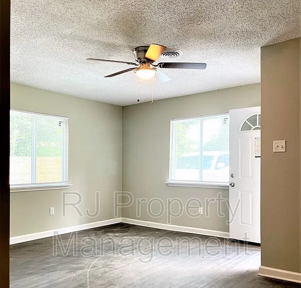 1437 Castalia St — Photo 5