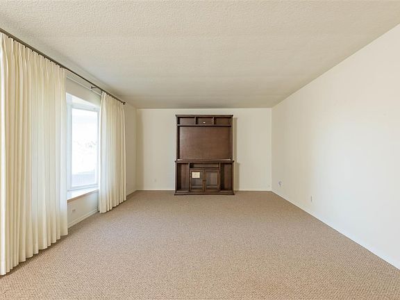 2nd image of 487 N 58th Ave