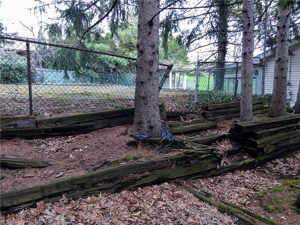 2nd image of 322 Little Creek Pkwy