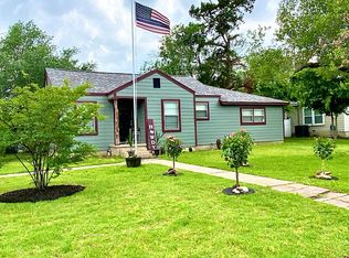 1504 Woodland Dr, Bryan, TX 77802