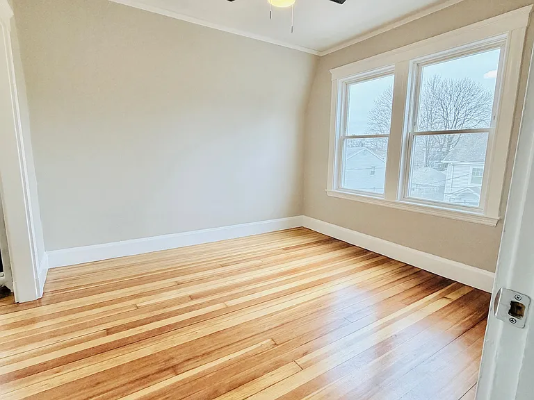 89 Glendower Rd #3 — Photo 18