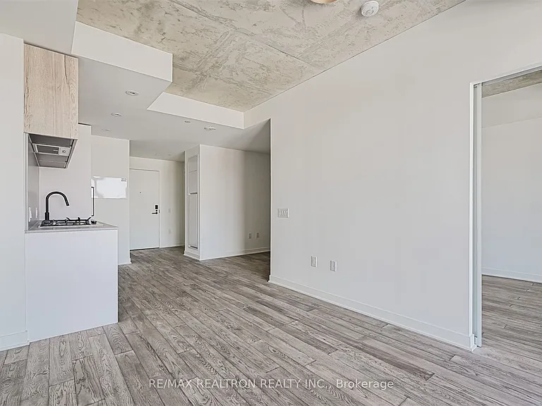 2625 Dundas St W #611 — Photo 9