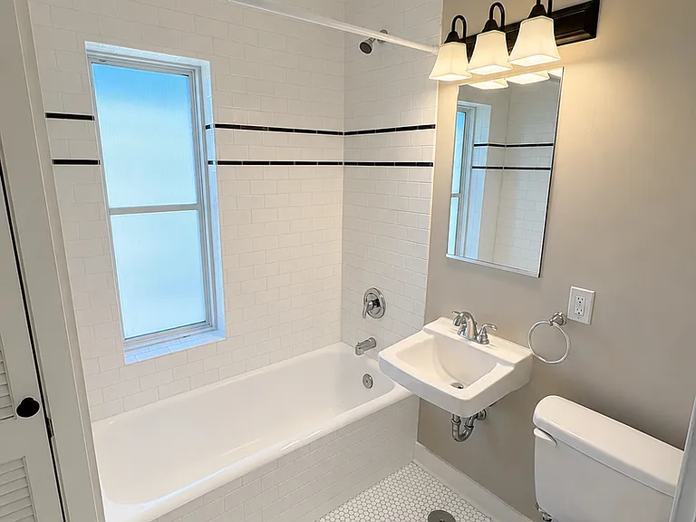 3910 Cass St — Photo 3