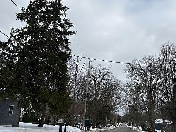 4th image of 1175 Bryce Ave