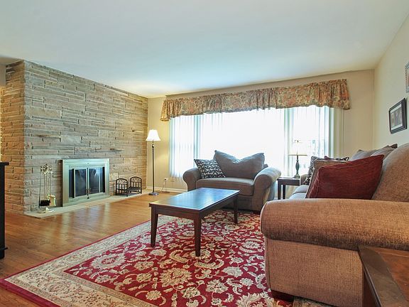 2nd image of 640 Byron Ct
