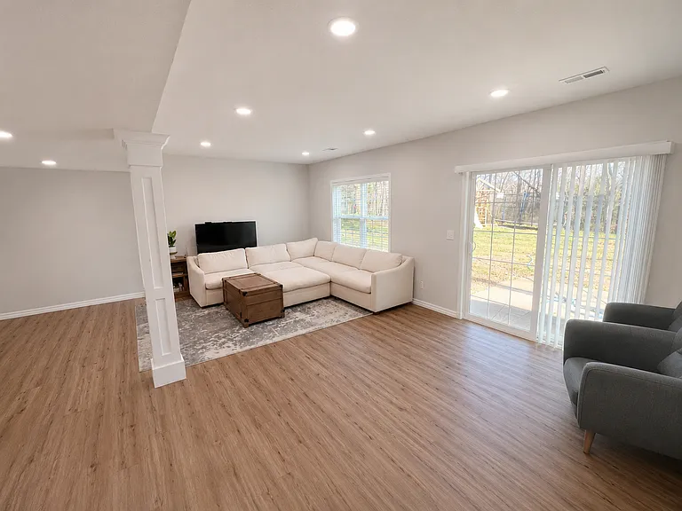 2190 S Farm Road 245 — Photo 12