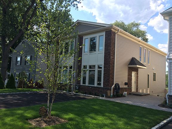3rd image of 33 Pequot Ave