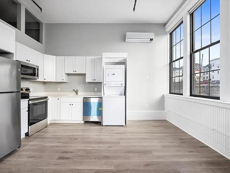 22 Waverly St #102 — Photo 4