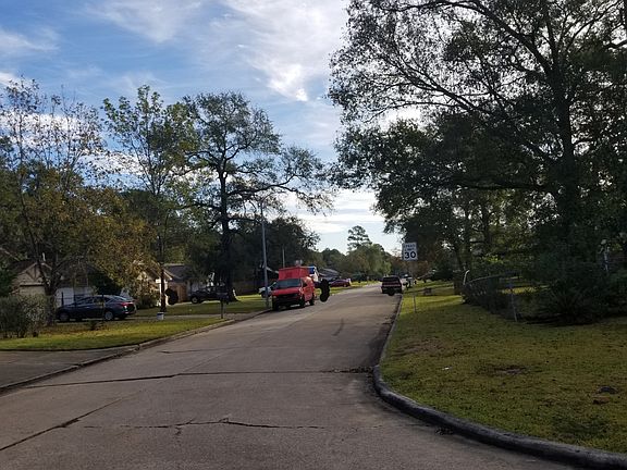 5th image of 8935 Valley Hollow Dr