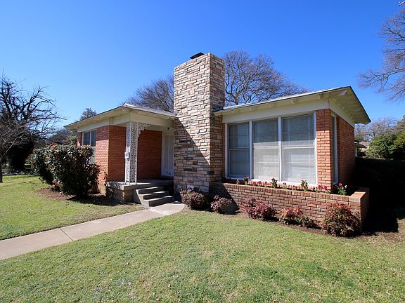 3rd image of 1700 Lake Shore Dr