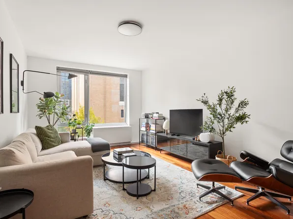 2-40 51st Avenue image 1 of 10