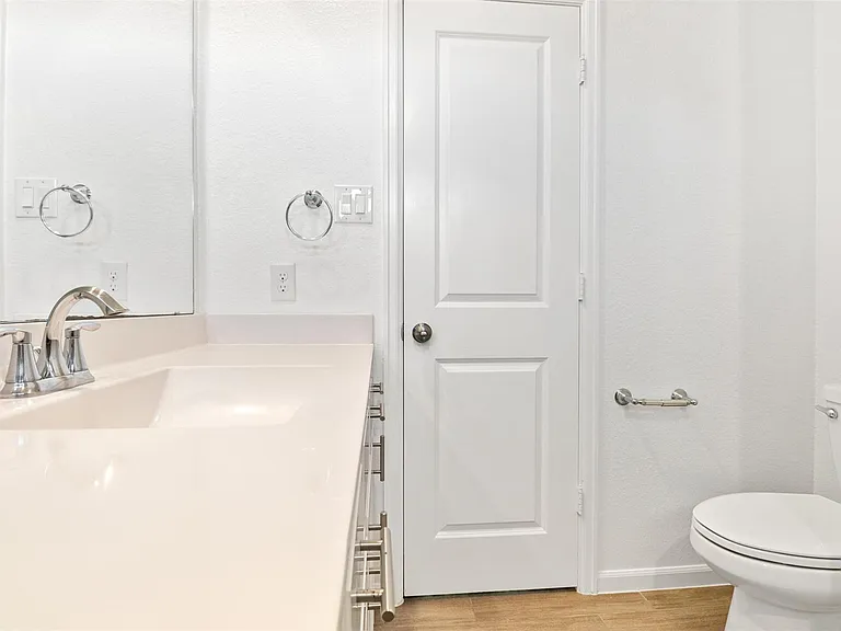 9626 Dancing Grass Dr — Photo 32