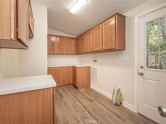 5th image of 1106 Comanche Dr