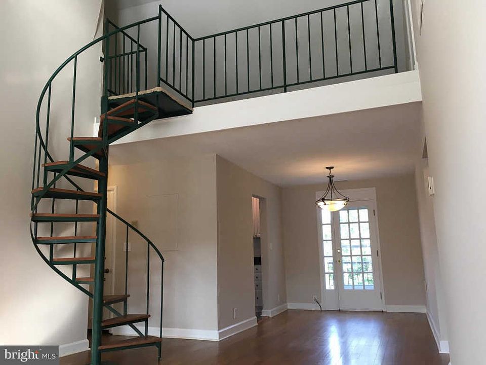 1st image of 3052 S Buchanan St APT C2