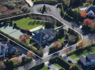 2 Grace Ct, Water Mill, NY 11976