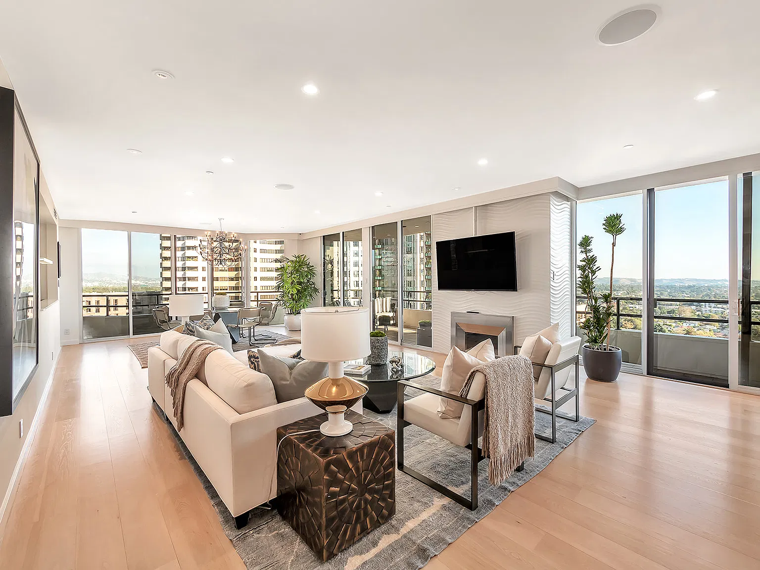 2 bed, 2.5 bath, 2330 sqft, $15,750 — Photo 4