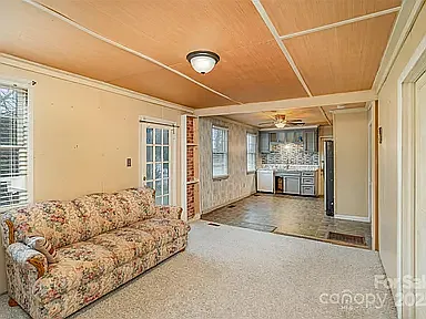 202 Hovis Rd — Photo 12
