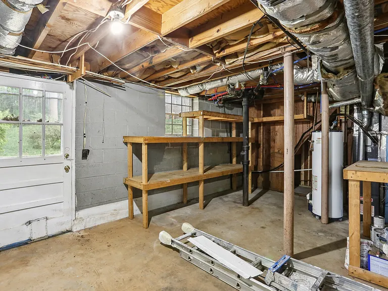 3319 Charlotte Cir SE — Photo 28