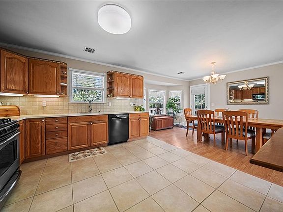 5th image of 9 Gateway Ct #3