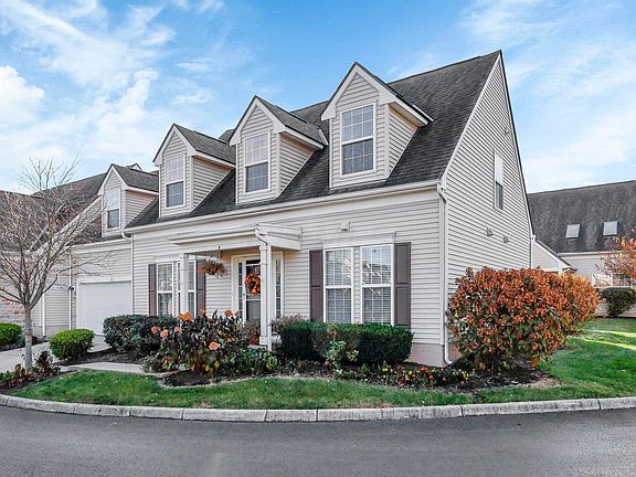 2nd image of 61 Fawn Meadow Ct