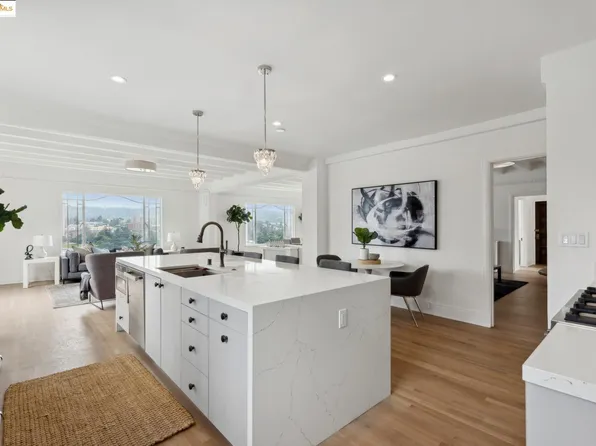 244 Lakeside Dr APT 21, Oakland, CA 94612