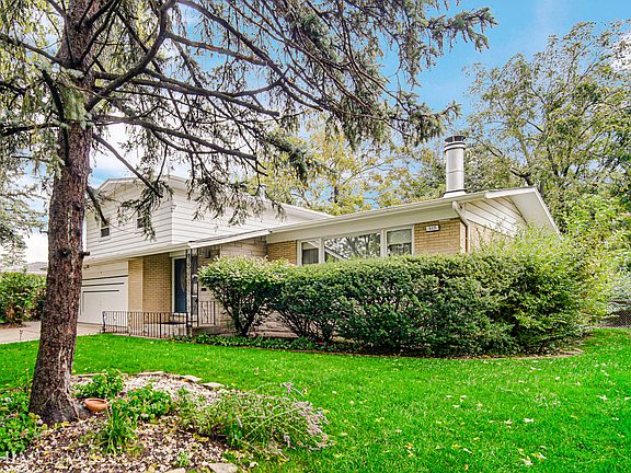 3rd image of 517 N Roberts Dr