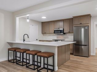 6109 Bethia Ln, Minneapolis, MN 55429