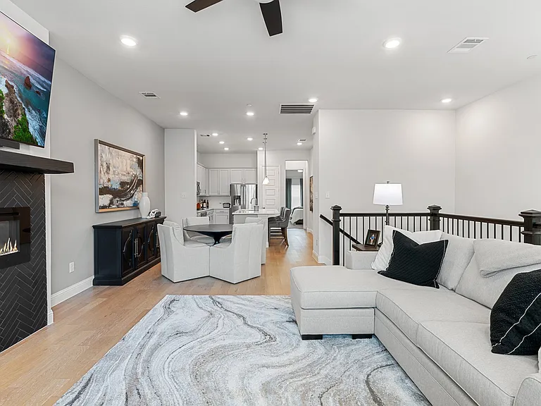 2837 Troutt Dr #28 — Photo 8